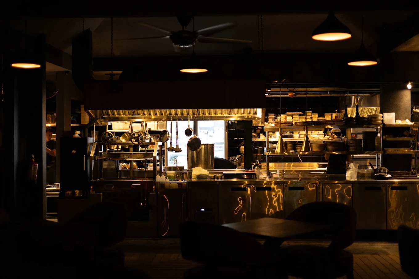 Open kitchen glow